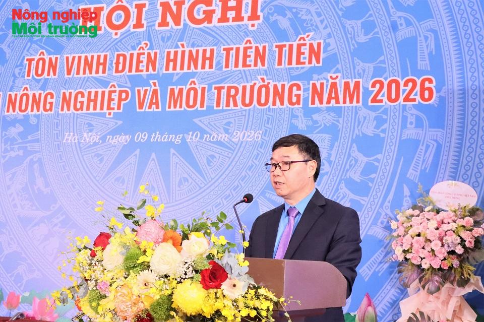 a-xuyen_1791549135.jpg