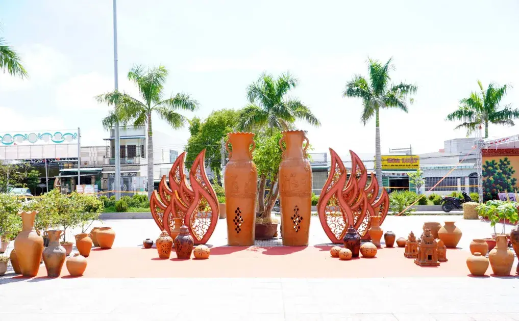 Tìm hướng phát triển du lịch cộng đồng từ gốm Chăm Bàu Trúc