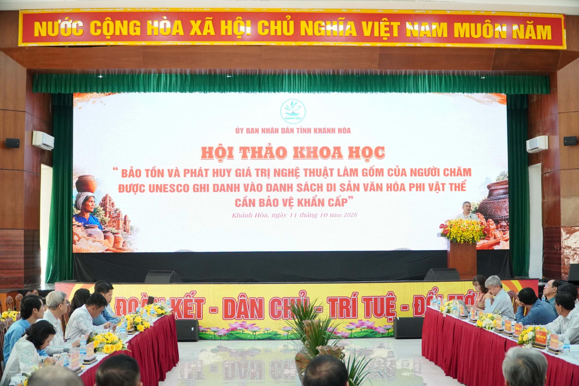 gom-bau-truc-12_1791711881.jpg
