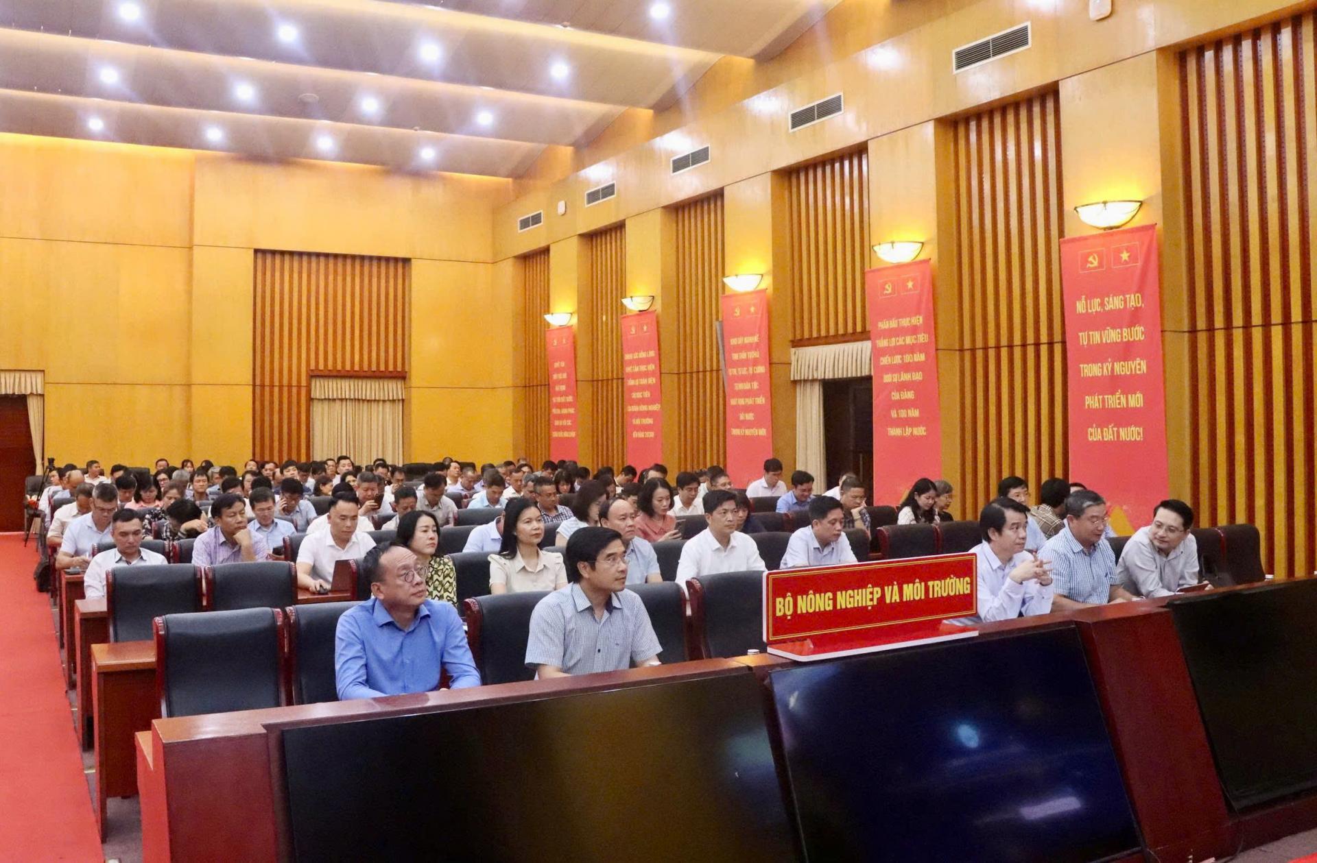 Bộ Nông nghiệp và Môi trường tham dự Hội nghị sơ kết 1 năm 6 tháng triển khai thực hiện Nghị quyết số 57-NQ/TW