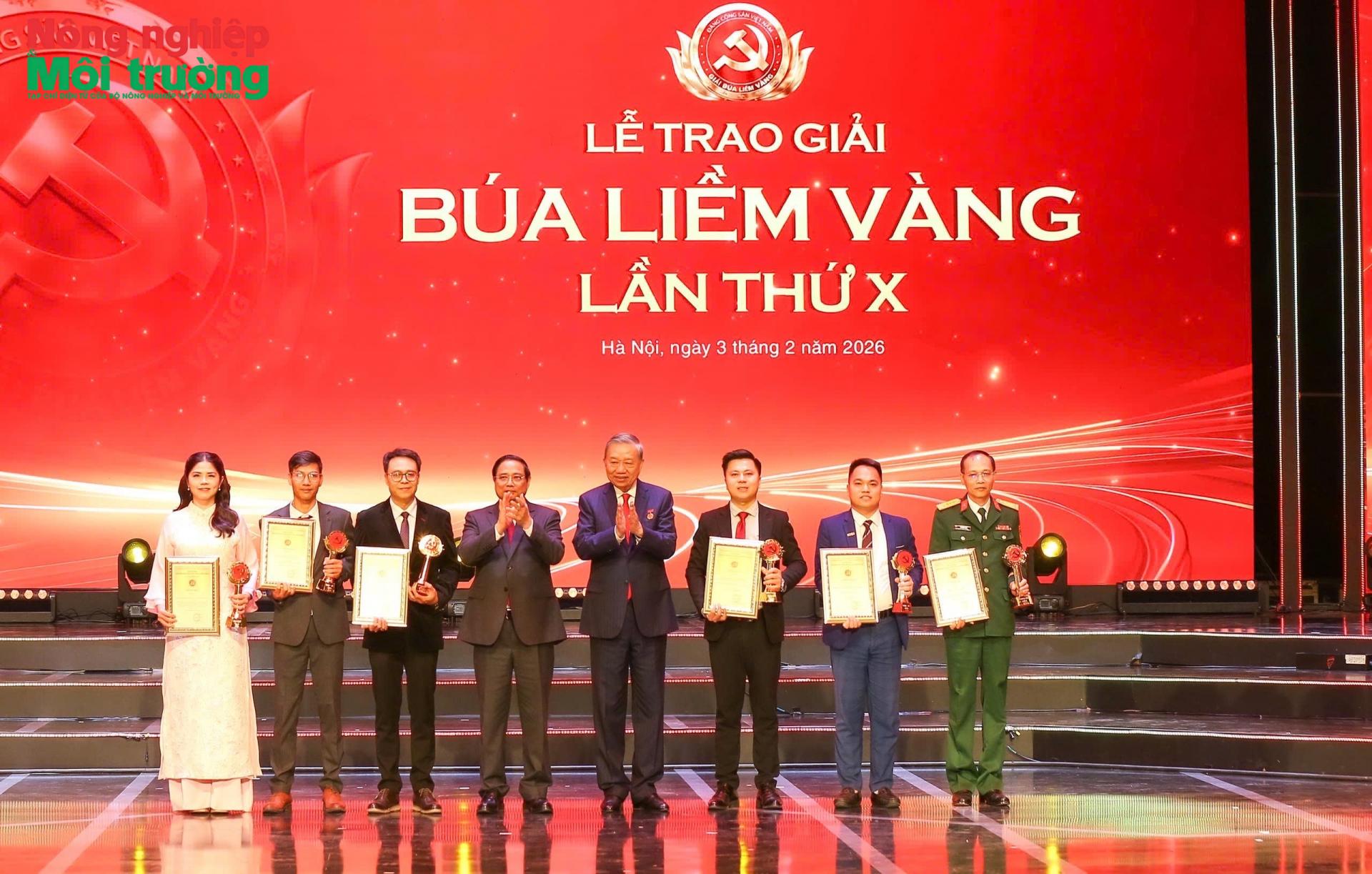 Vinh danh 82 tác phẩm báo chí đoạt Giải Búa liềm Vàng lần thứ X