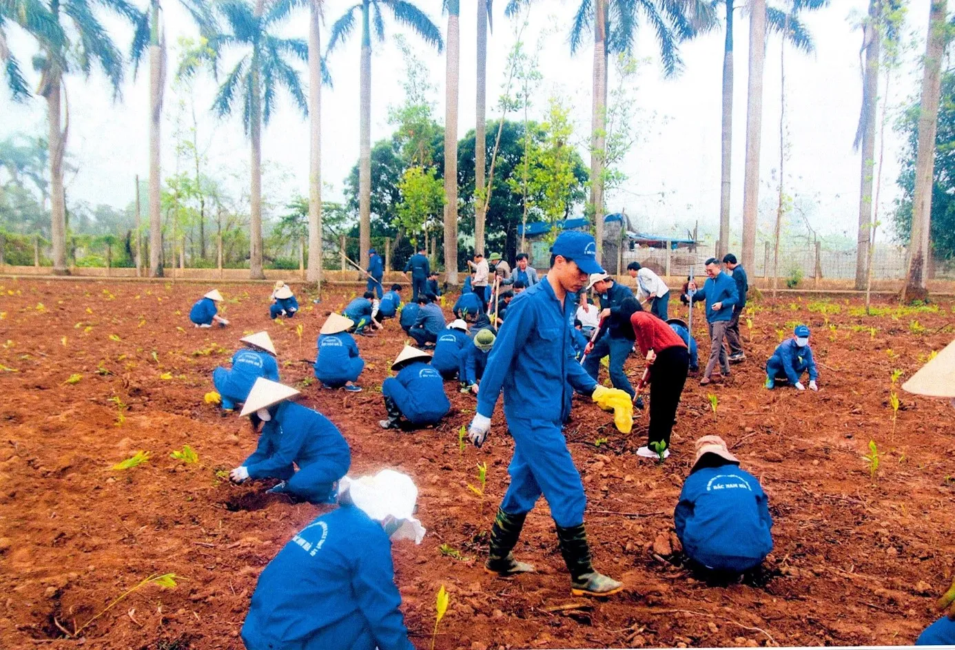 Lấy thi đua yêu nước làm đòn bẩy hoàn thành tốt nhiệm vụ