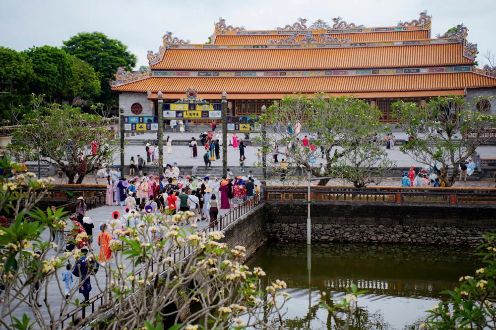 hue.-1_1777863539.jpg