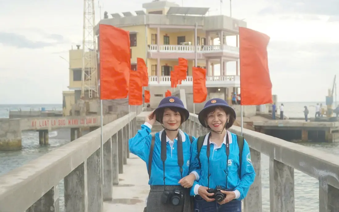 huong-ha-1750263703777145003689-1750264756201231398901-52-0-836-1255-crop-17502647689931171788200_1788506810.webp