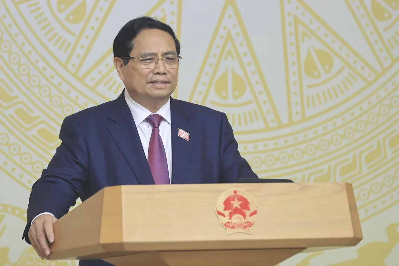 Tập trung thực hiện một số nhiệm vụ khẩn cấp, nhanh chóng ổn định đời sống Nhân dân