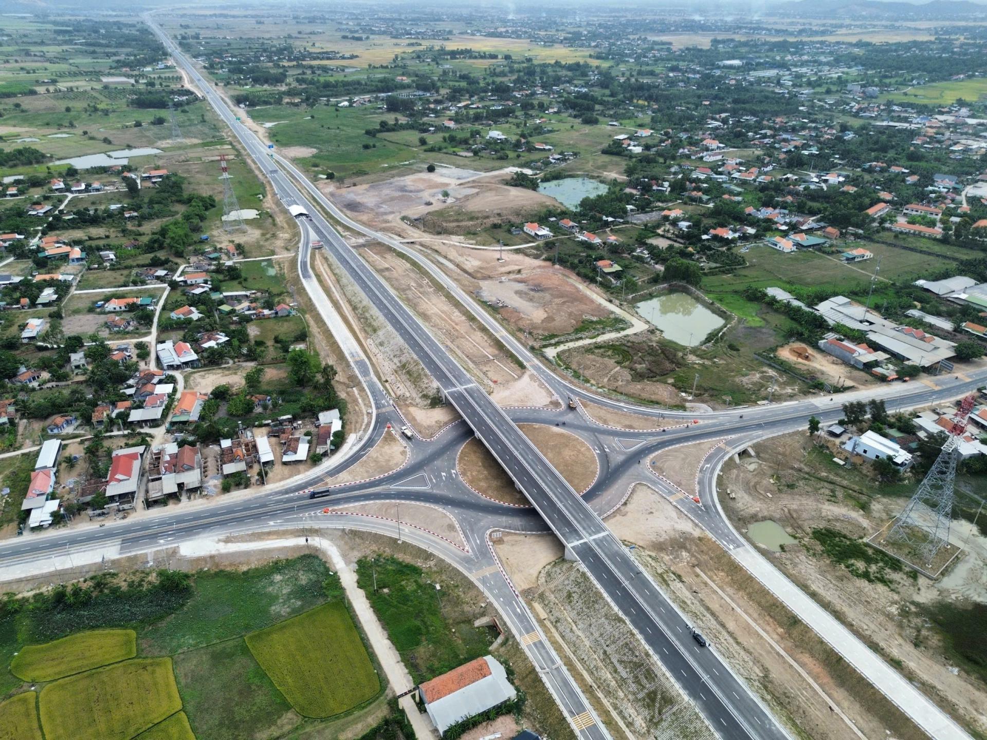 13km-cuoi-cao-toc-van-phong-nha-trang-5_1775443618.jpg