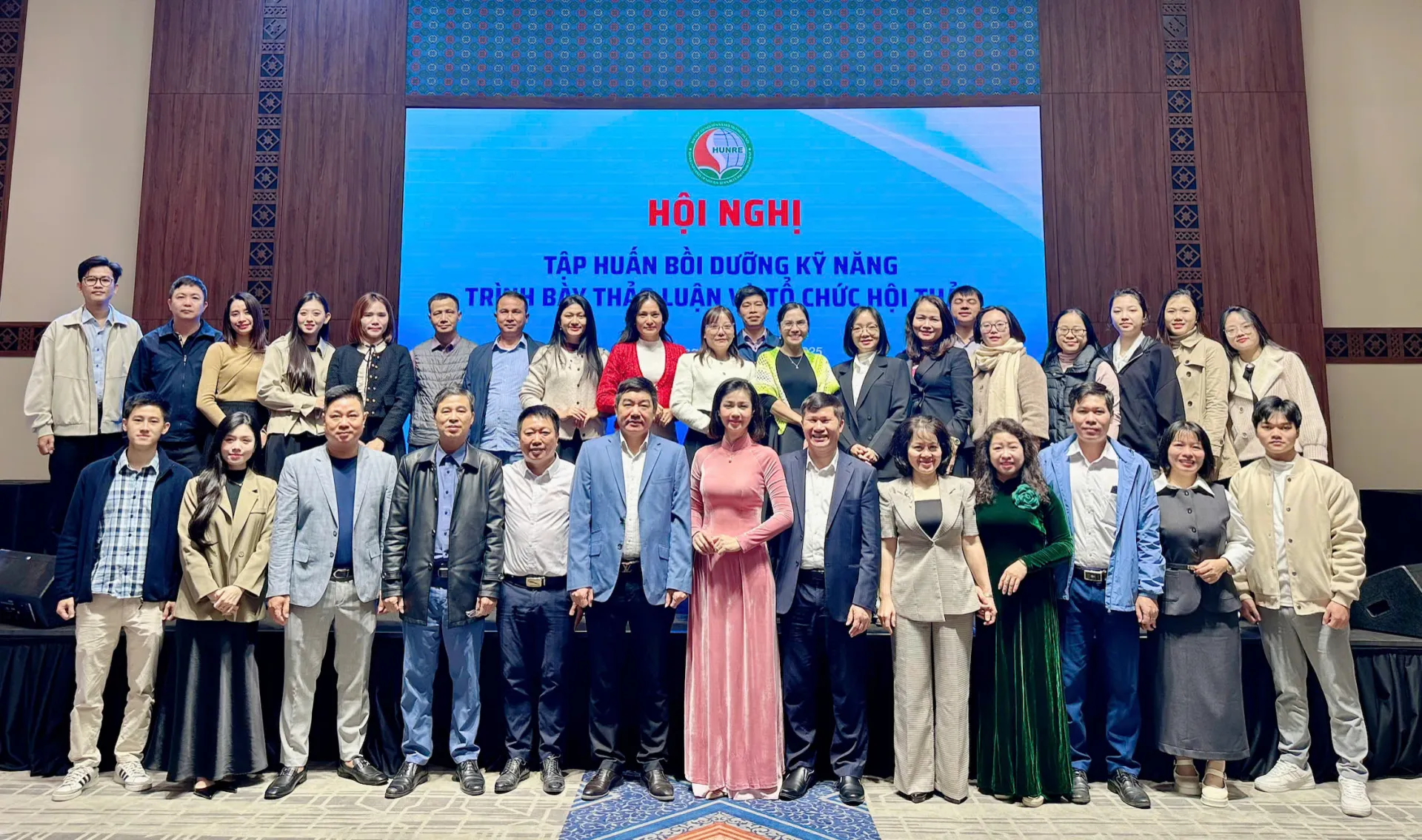 Tập huấn nâng cao kỹ năng trình bày, thảo luận và tổ chức hội thảo cho đội ngũ công chức, viên chức, giảng viên