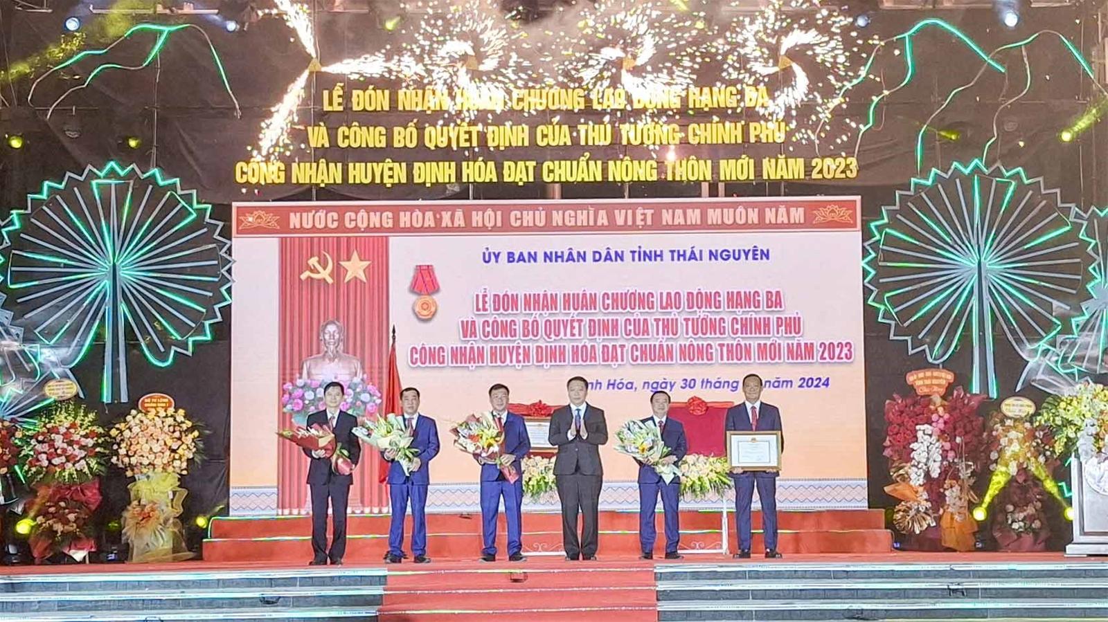 Huyện Định Hóa đạt chuẩn nông thôn mới