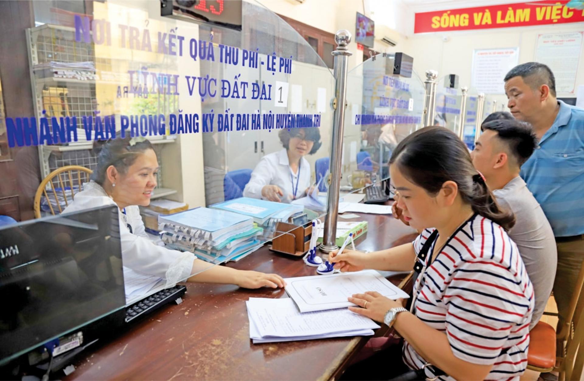 Đổi mới công tác xây dựng và thi hành pháp luật gắn với cải cách thủ tục hành chính