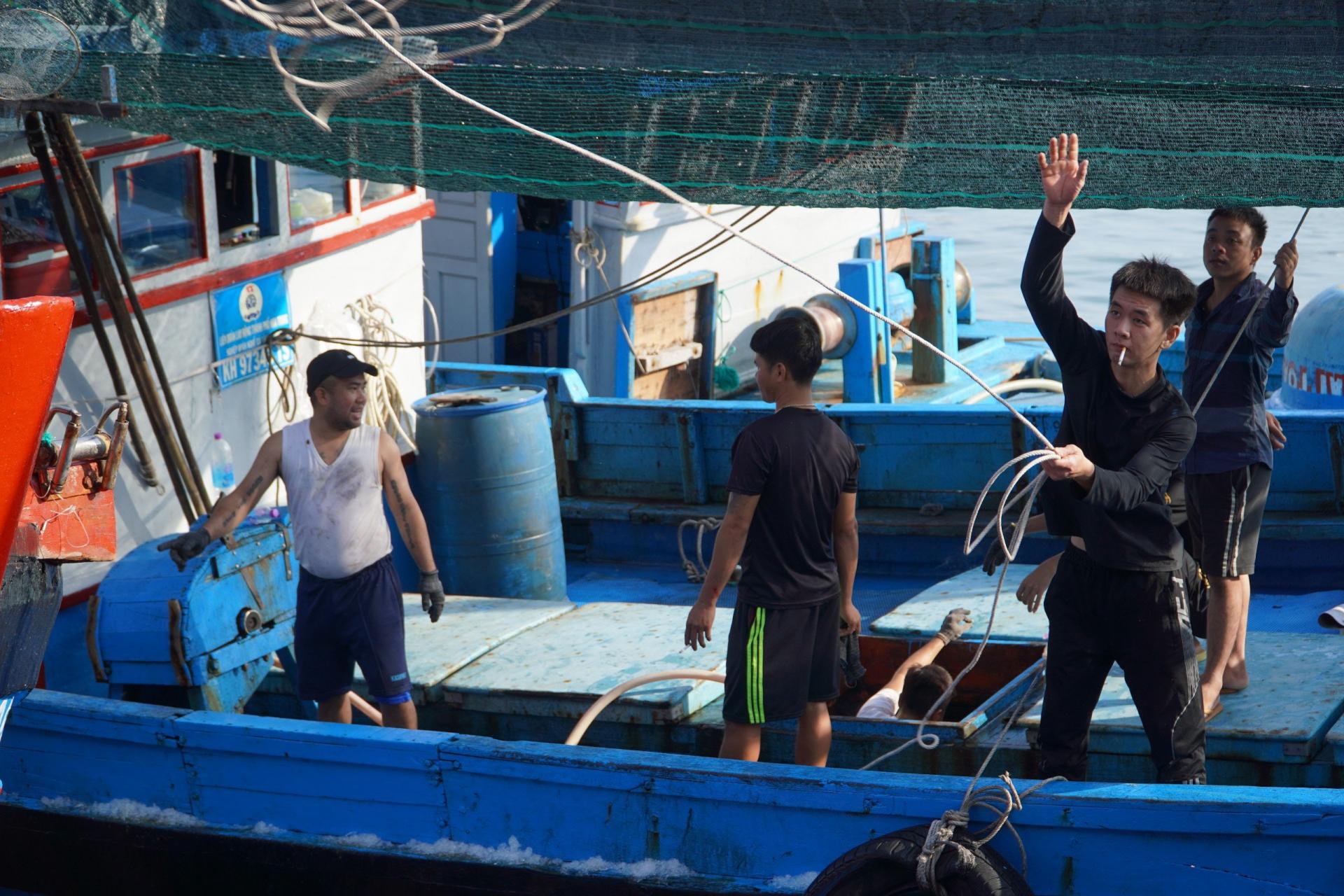 khai-thac-ca-ngu-iuu-5_1788854419.jpg