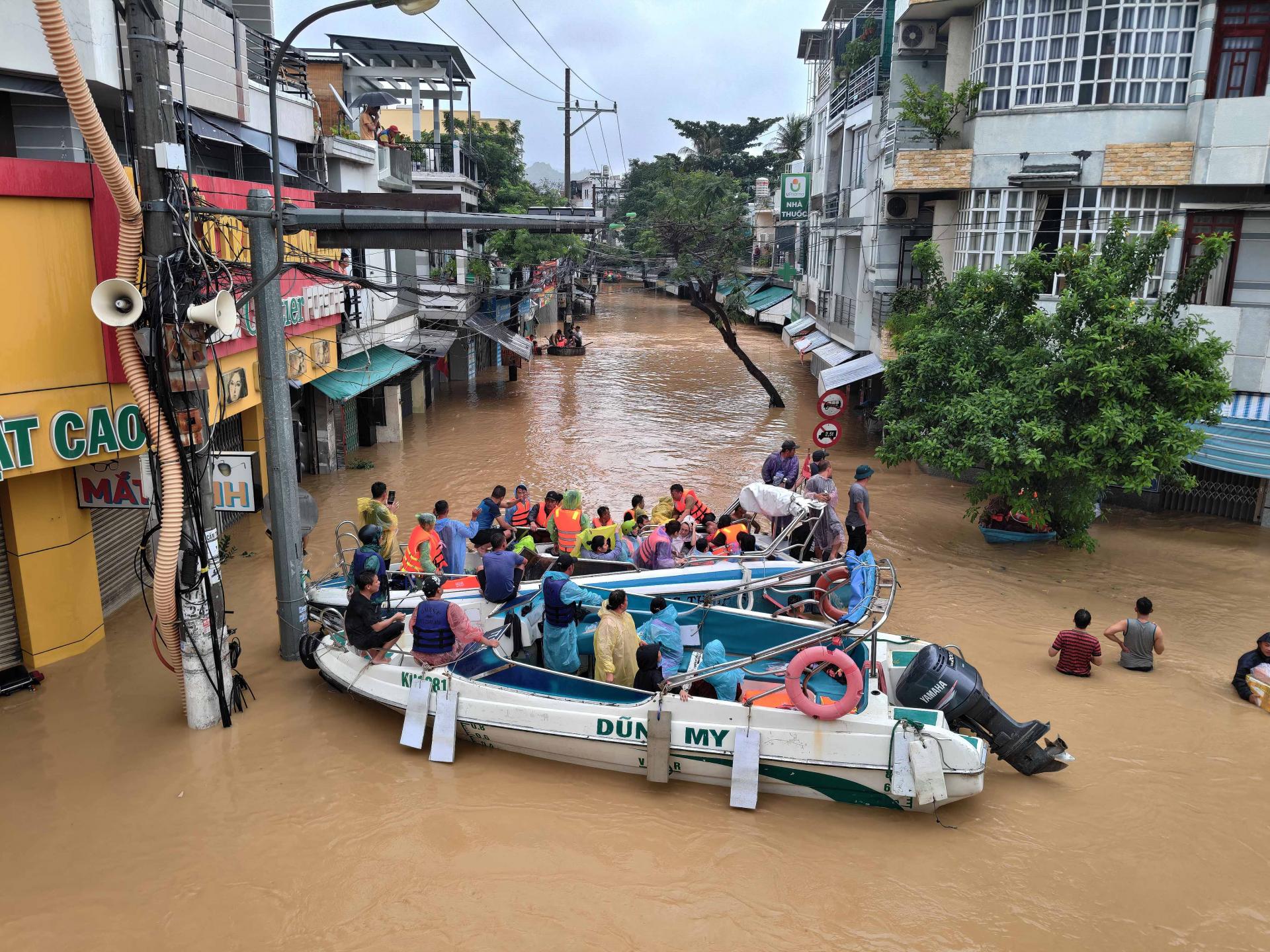 Sau trận lũ lịch sử, Khánh Hòa thay đổi cách ứng phó