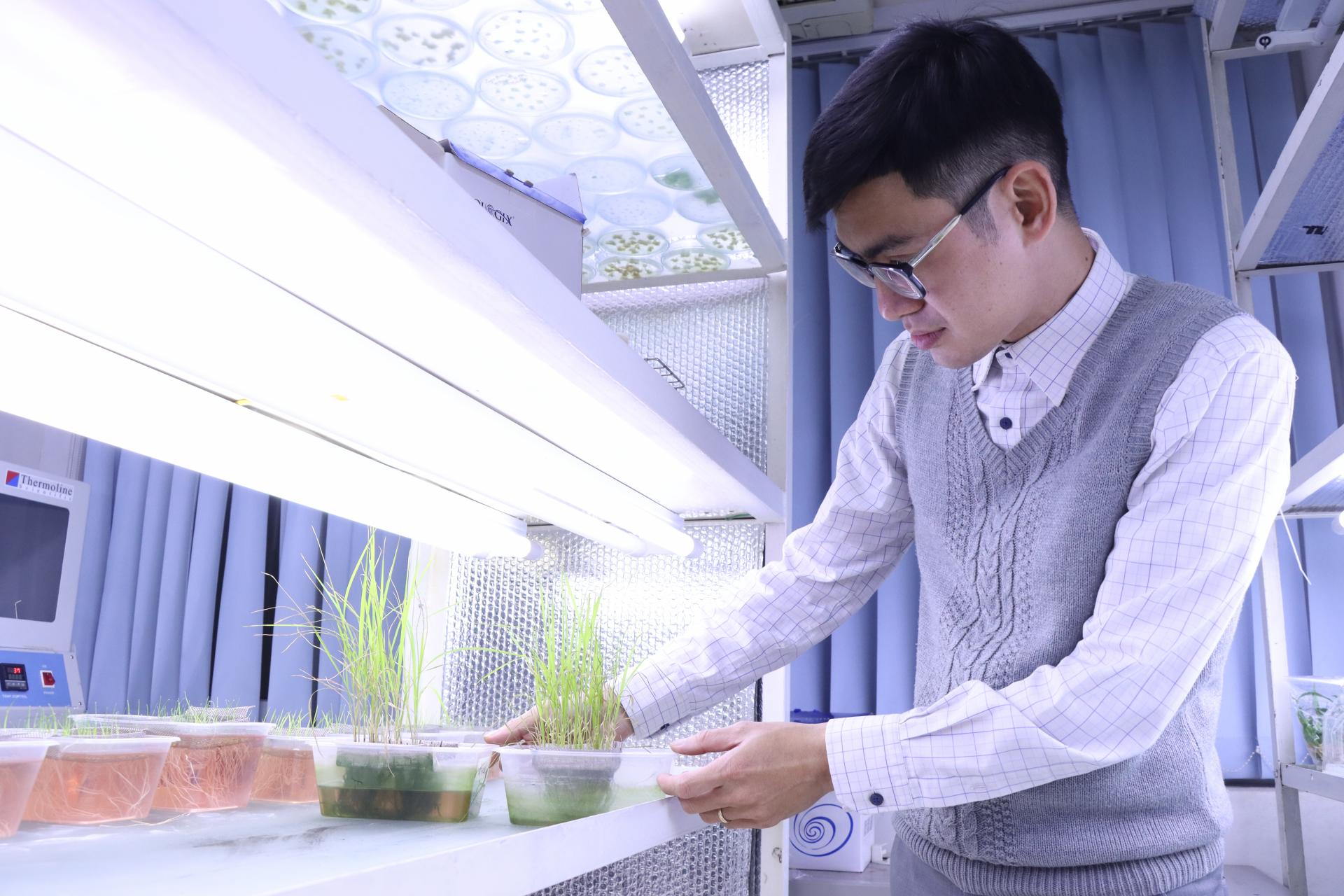 PGS, TS. Nguyễn Duy Phương: Nghị quyết số 57-NQ/TW và nỗi trăn trở ‘giữ chân’ người làm khoa học