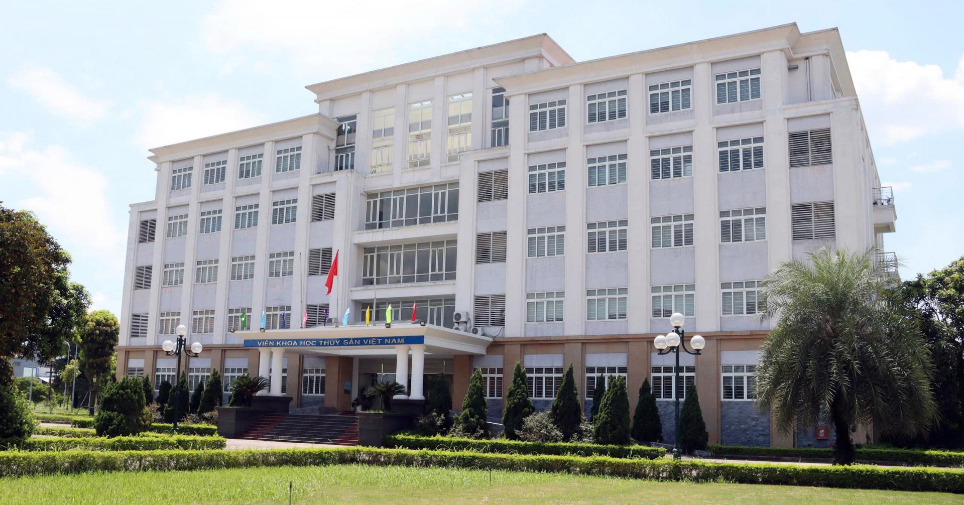 cum-3anh-vien_1788943073.jpg