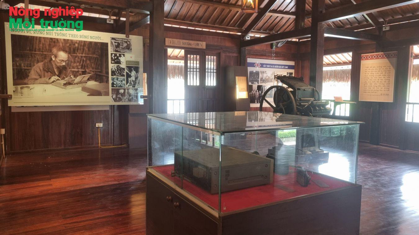 huynh-thuc-khang-8-2_1781076992.jpg
