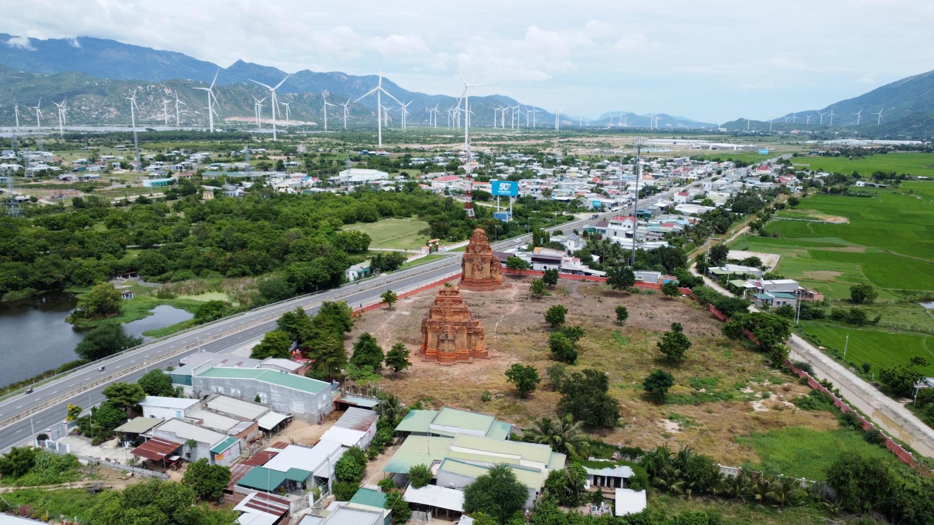 thap-hoa-lai-1_1781052383.jpg