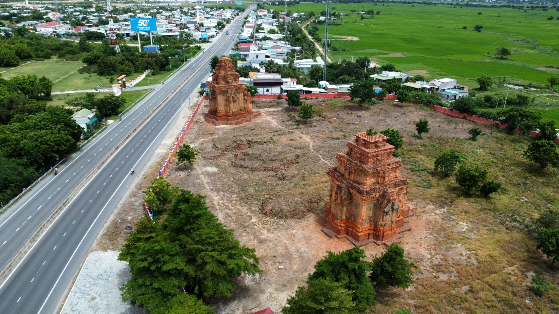 Dự án Đường sắt tốc độ cao: Hạn chế tối đa ảnh hưởng đến Di tích quốc gia đặc biệt Tháp Hòa Lai