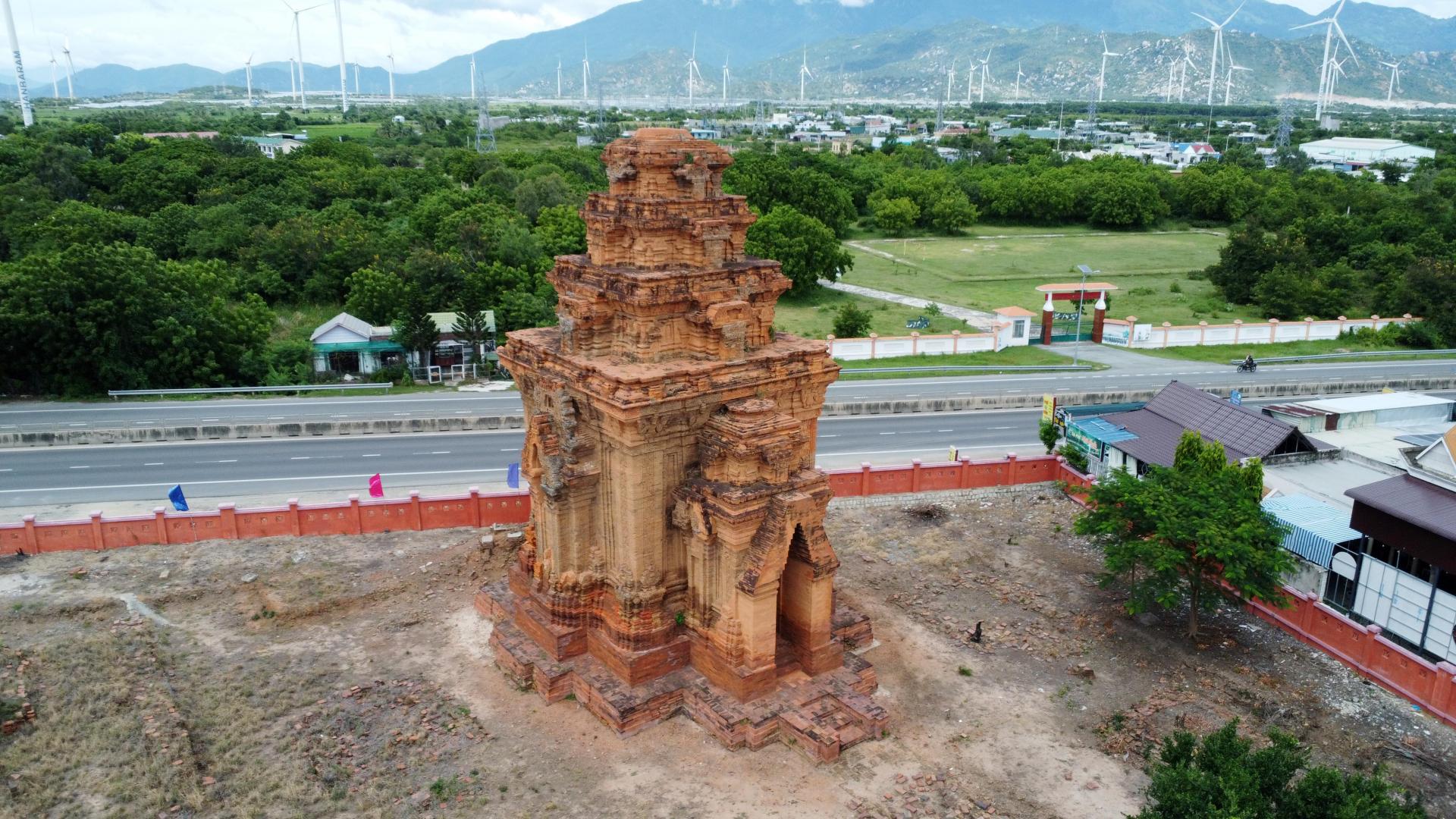 thap-hoa-lai-6_1781052379.jpg