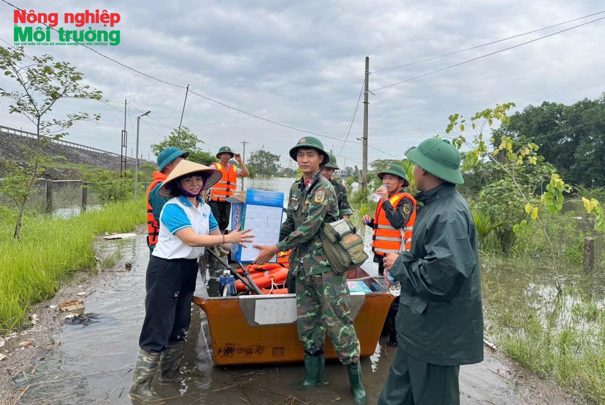 Hà Nội: Chung tay hỗ trợ người dân Trung Giã khắc phục hậu ngập lụt