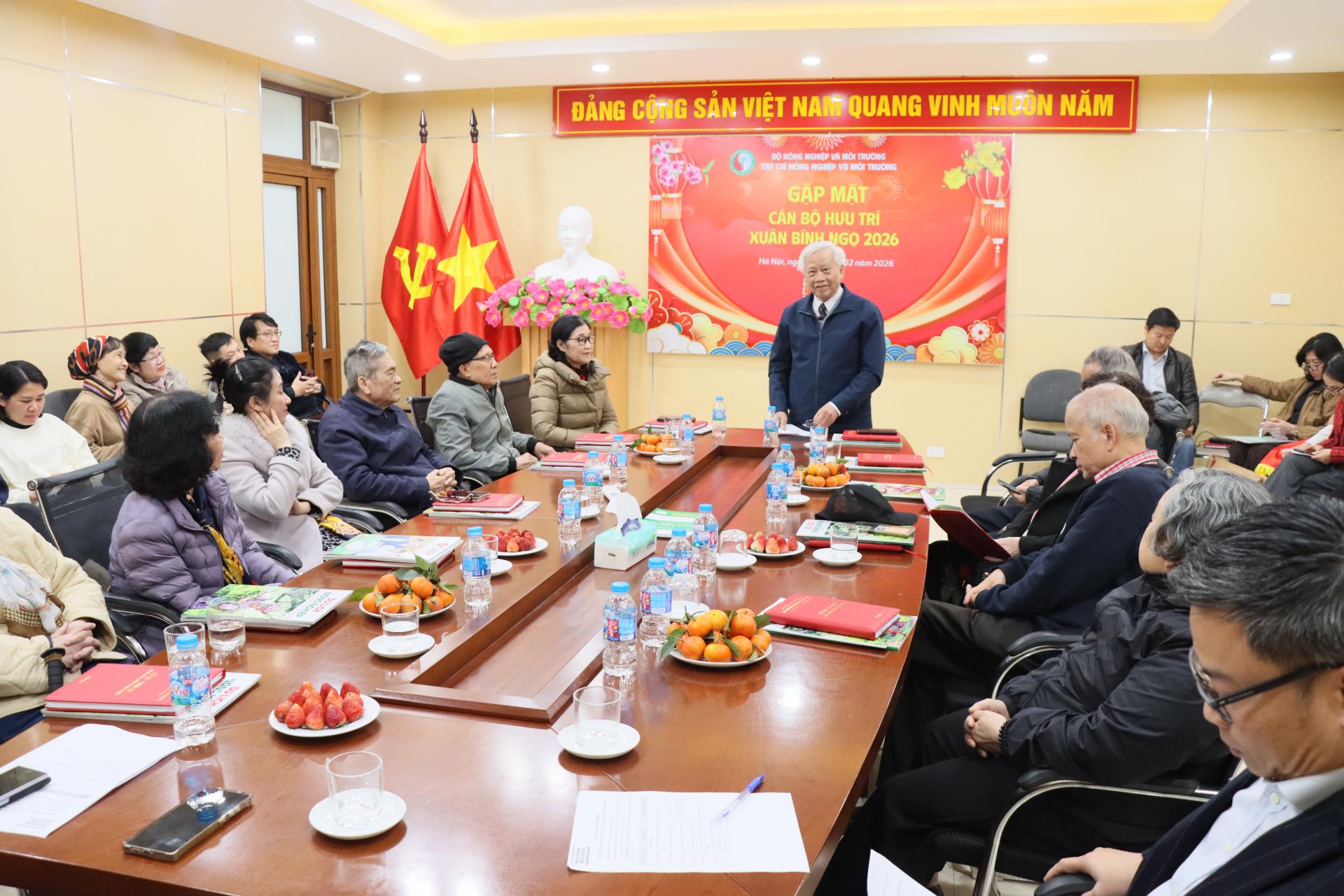 Thắt chặt tình cảm các thế hệ cán bộ Tạp chí Nông nghiệp và Môi trường