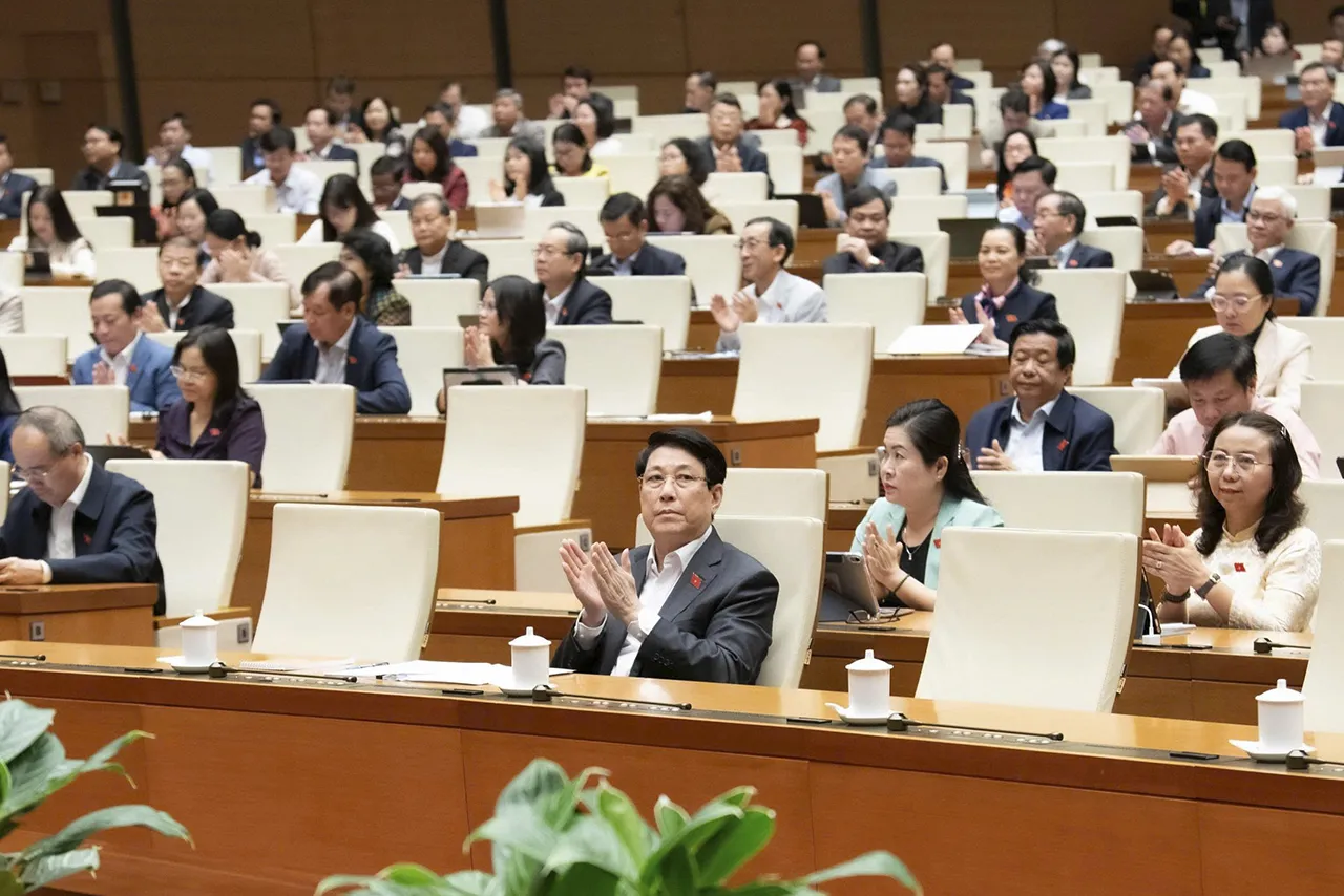 Loại bỏ quan điểm “Bảo vệ môi trường sẽ làm cản trở tăng trưởng kinh tế”