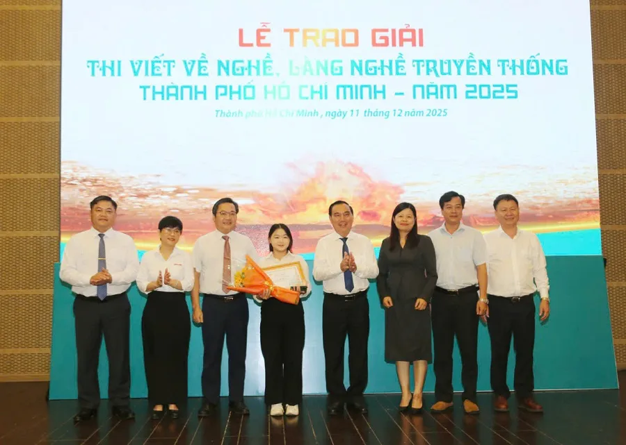 TP. Hồ Chí Minh trao giải Cuộc thi viết về nghề và làng nghề truyền thống năm 2025