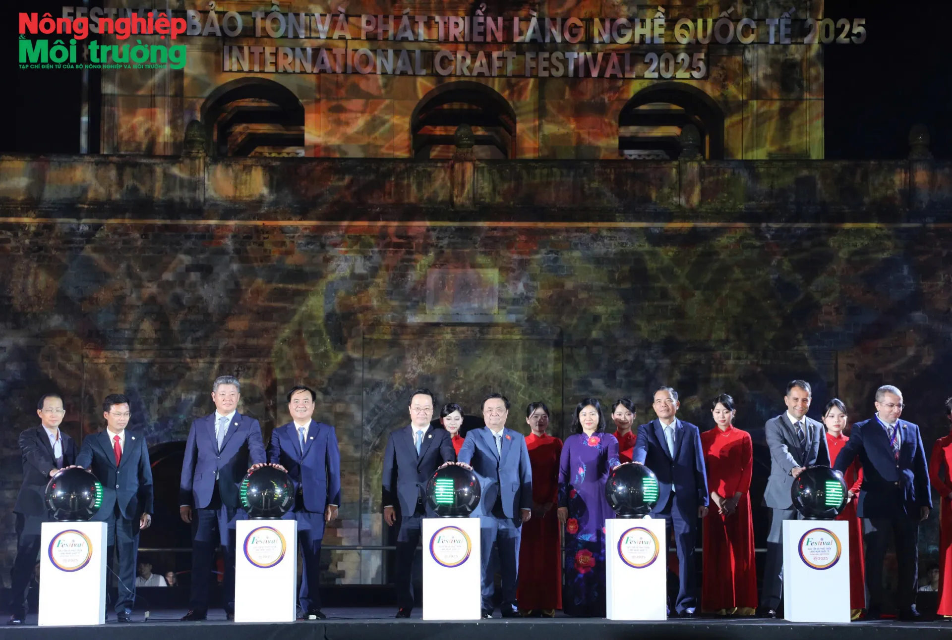 Chính thức khai mạc Festival bảo tồn và phát triển Làng nghề Quốc tế 2025