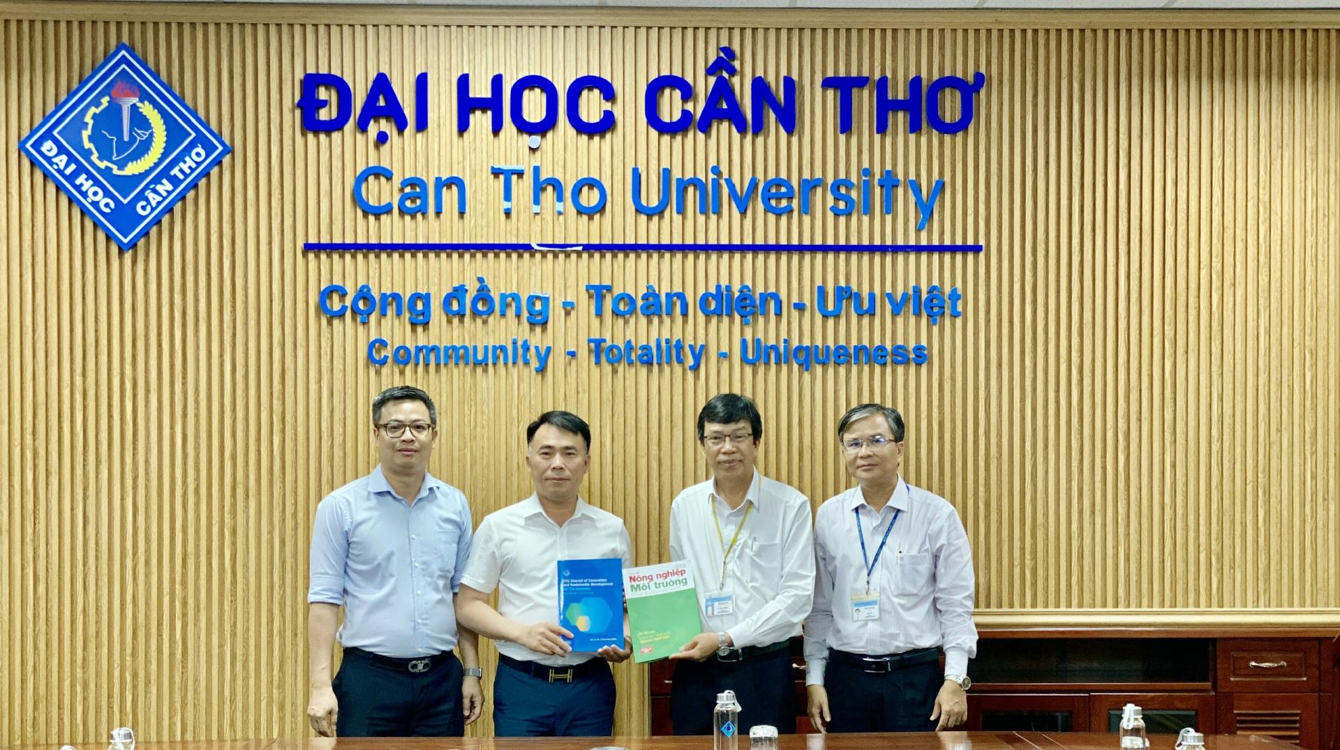 Chia sẻ kinh nghiệm nâng cấp Tạp chí khoa học đạt tiêu chuẩn Scopus