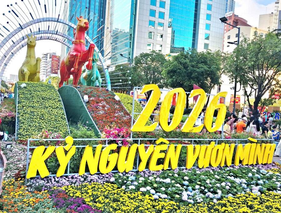 TP. Hồ Chí Minh tràn ngập sắc xuân những ngày Tết Bính Ngọ