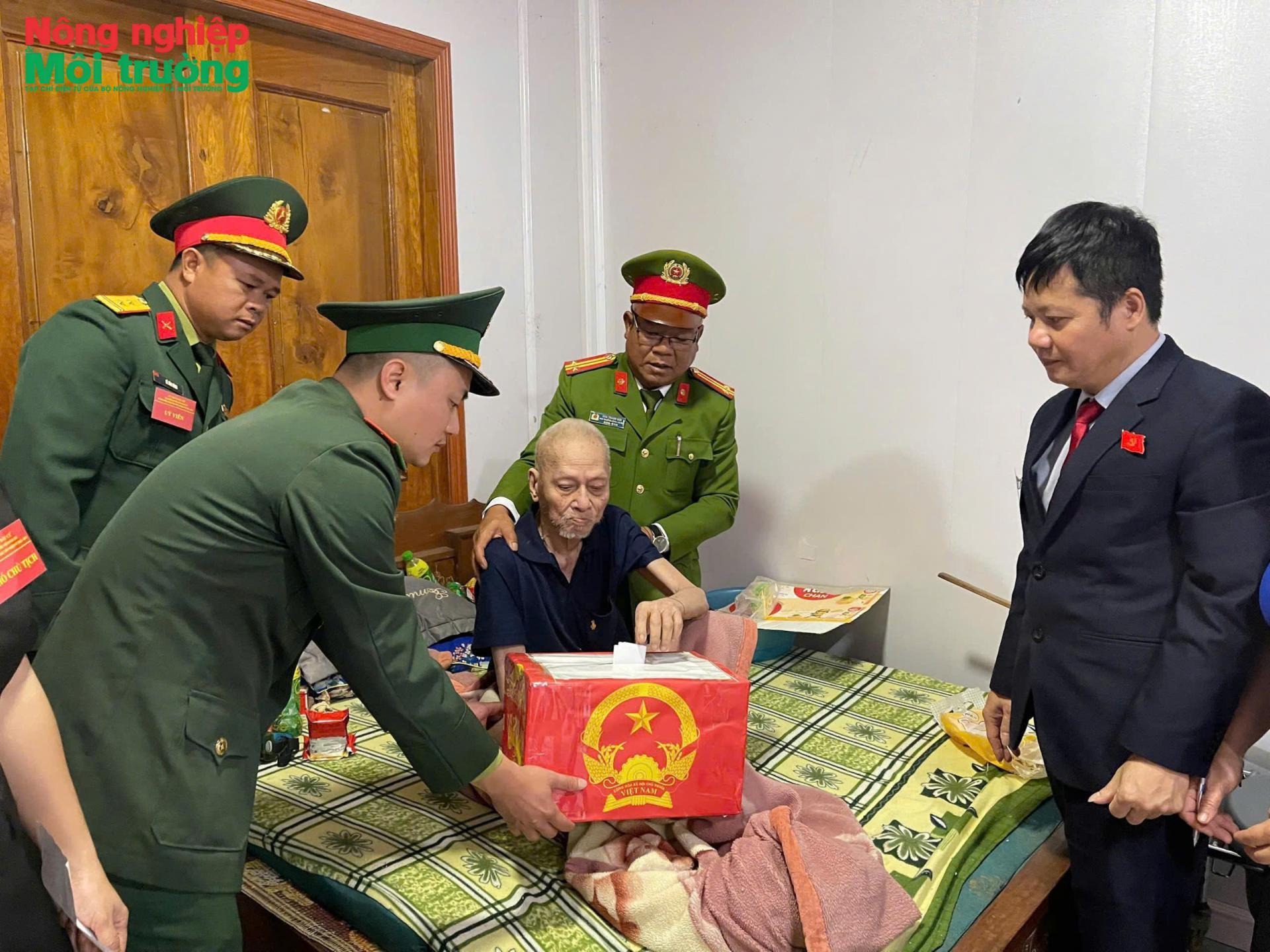 Bài 3: Tỷ lệ phiếu đạt ấn tượng trong ngày hội dân chủ – Dấu ấn từ những cử tri đặc biệt