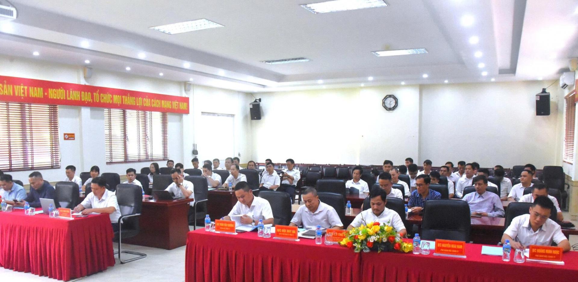 anh-1--hoi-nghi-1_1789493189.jpg