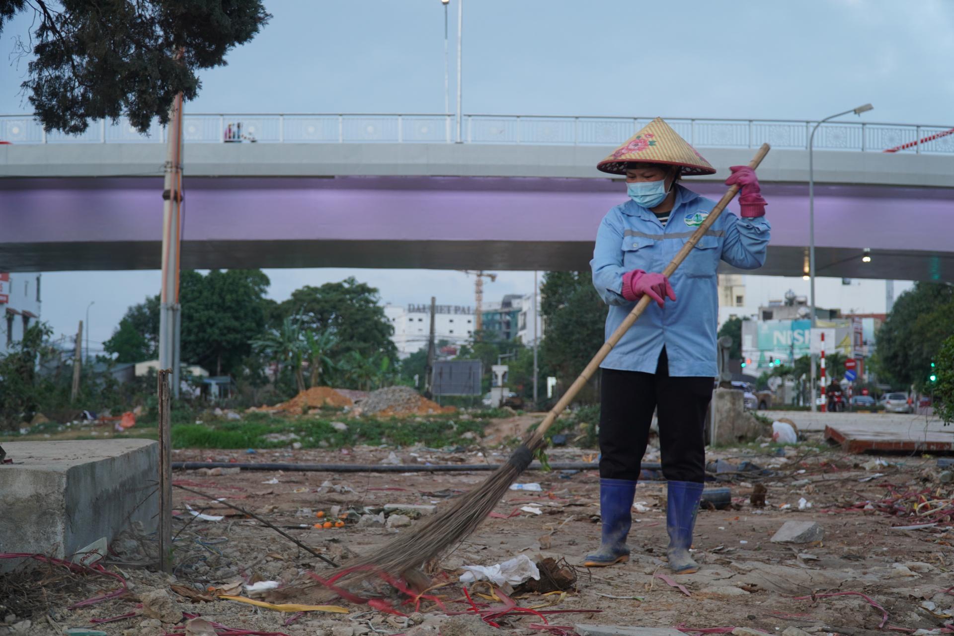 Chiều cuối năm của những công nhân môi trường