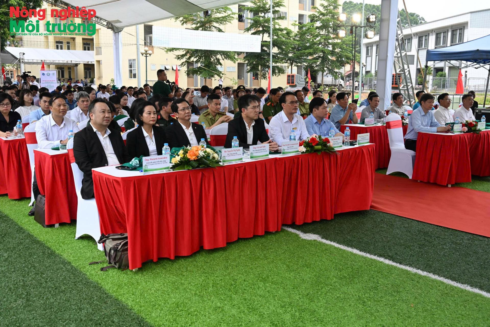 anh-1-cac-dai-bieu_1781670255.jpg