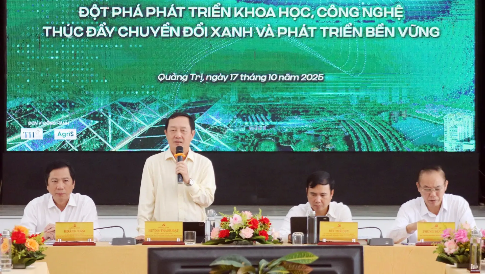 hoi-thao-2_1760684735.webp