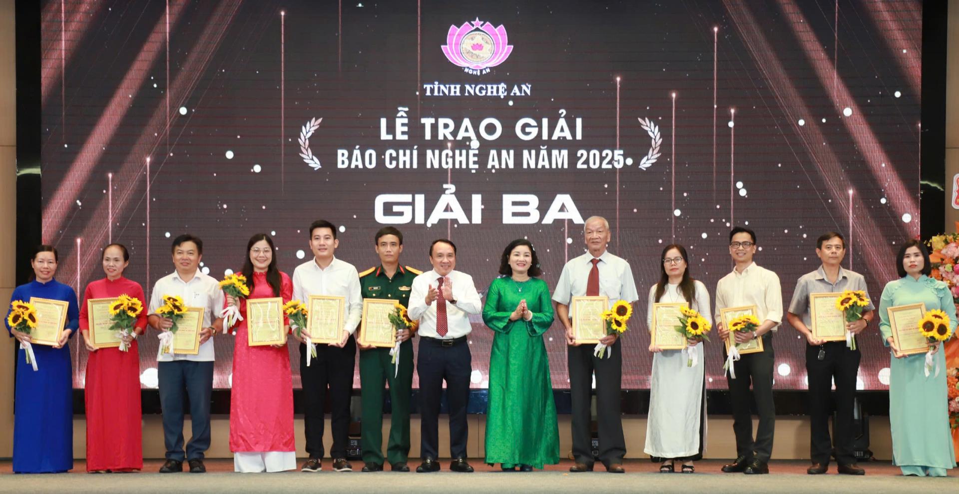 Phóng viên Tạp chí Nông nghiệp và Môi trường đoạt giải Ba - Giải Báo chí tỉnh Nghệ An