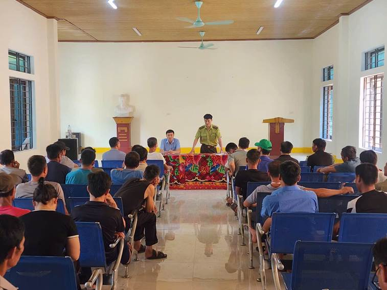 Bài 3: Nhiều thách thức trong giữ rừng ở Khu bảo tồn thiên nhiên Pù Huống