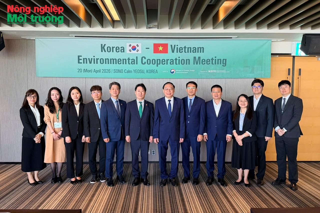 Thứ trưởng Lê Công Thành: Chuyển đổi xanh là yêu cầu tất yếu trong đổi mới mô hình tăng trưởng của Việt Nam