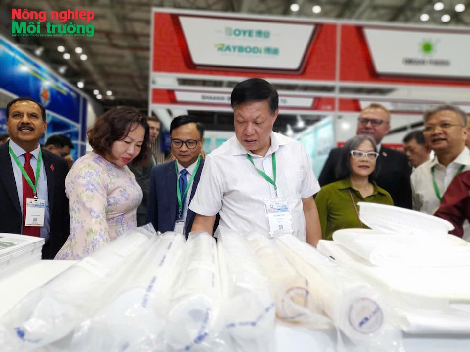 Giải bài toán chăm sóc sức khỏe cho cộng đồng già hóa