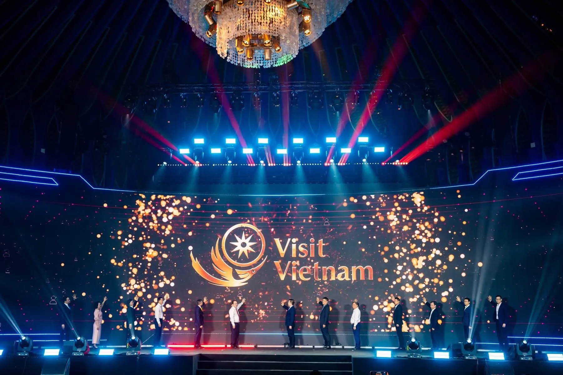 su-kien-visit-vietnam_1766367665.webp