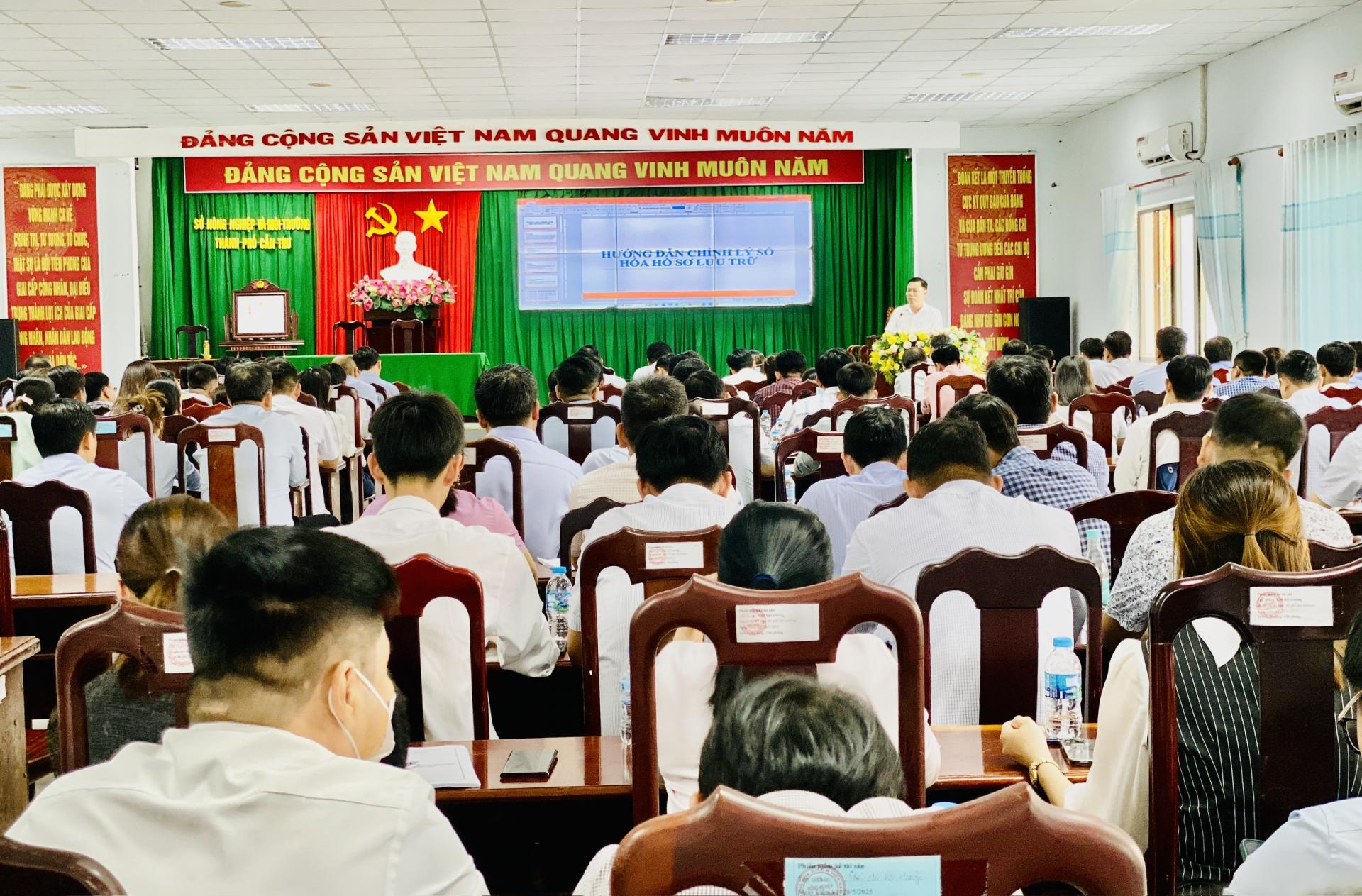 a--quang-canh-buoi-tap-huan-cua-van-phong-dkdd-can-tho_1776921262.jpg