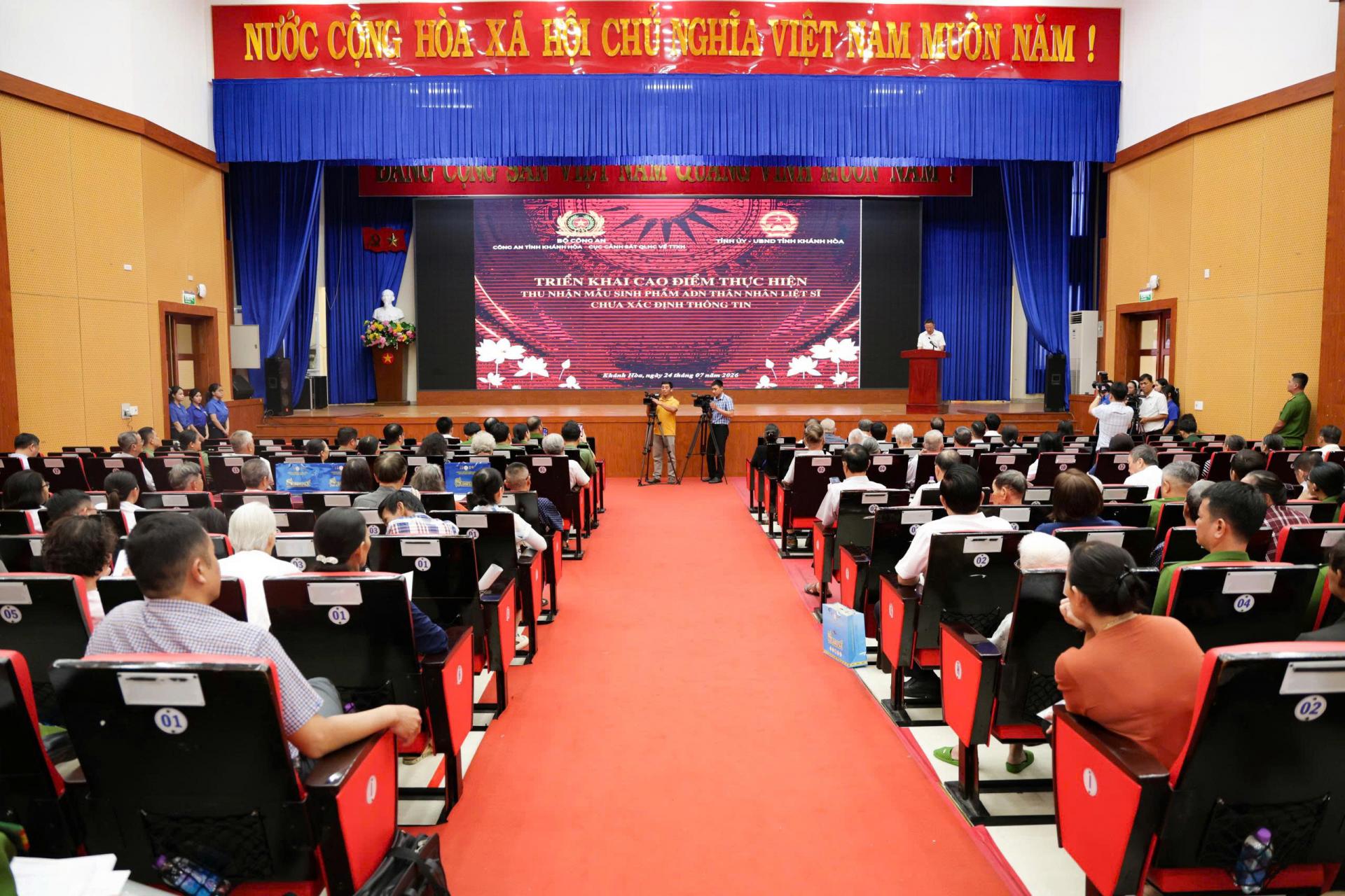 khanh-hoa-day-nhanh-thu-nhan-mau-adn-than-nhan-liet-si-chua-xac-dinh-danh-tinh-29_1784876382.jpg