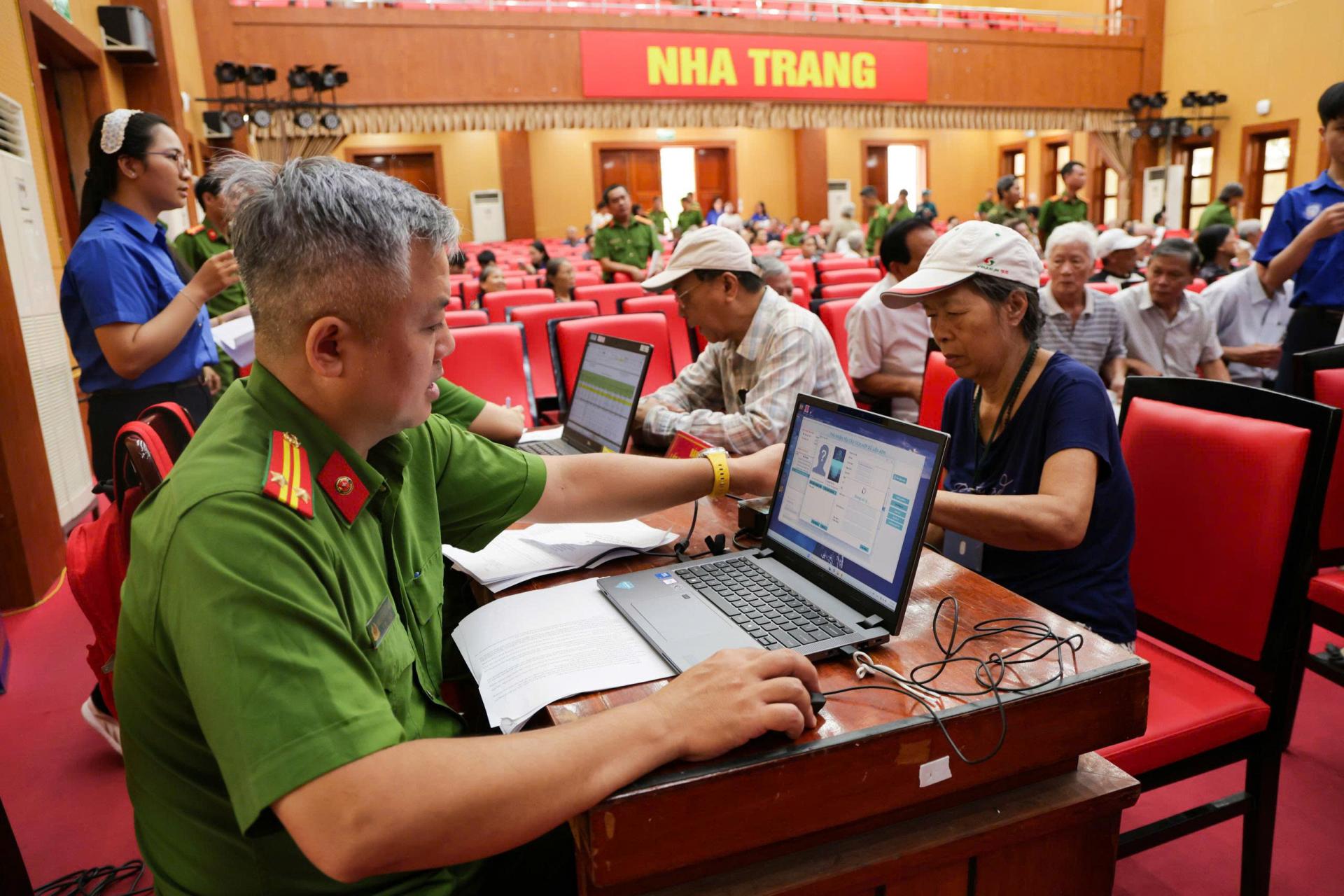 khanh-hoa-day-nhanh-thu-nhan-mau-adn-than-nhan-liet-si-chua-xac-dinh-danh-tinh-32_1784876099.jpg