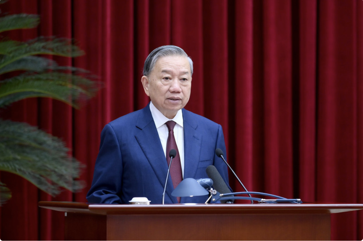 Thông báo Hội nghị lần thứ hai Ban Chấp hành Trung ương Đảng khóa XIV