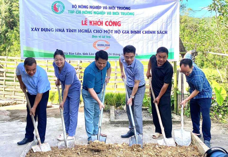 Khởi công xây dựng nhà tình nghĩa cho gia đình chính sách tại Bản Liền
