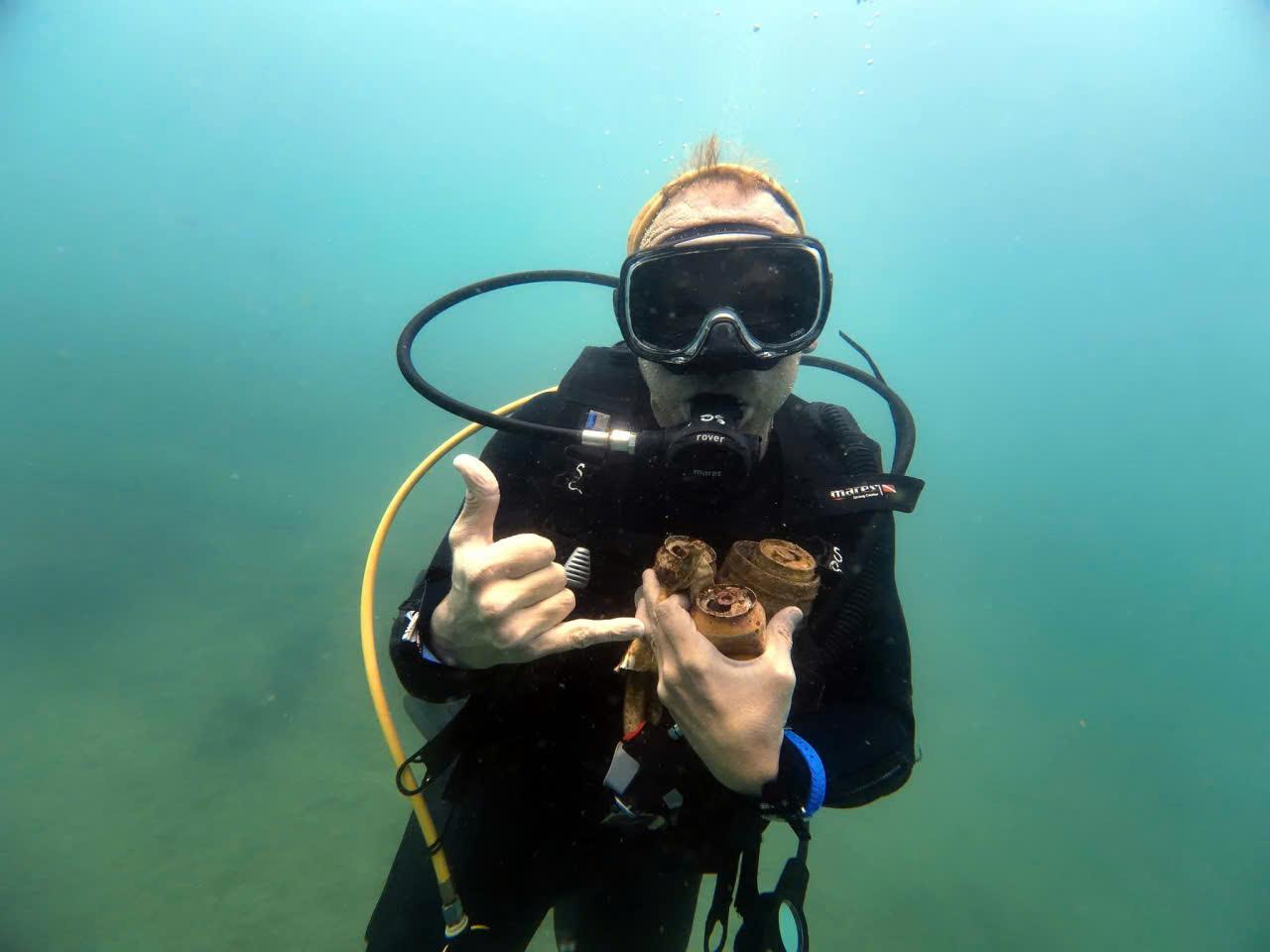 nhom-thien-nguyen-cau-lac-bo-sailing-club-divers-nhat-rac-duoi-day-bien-1_1782462673.jpg