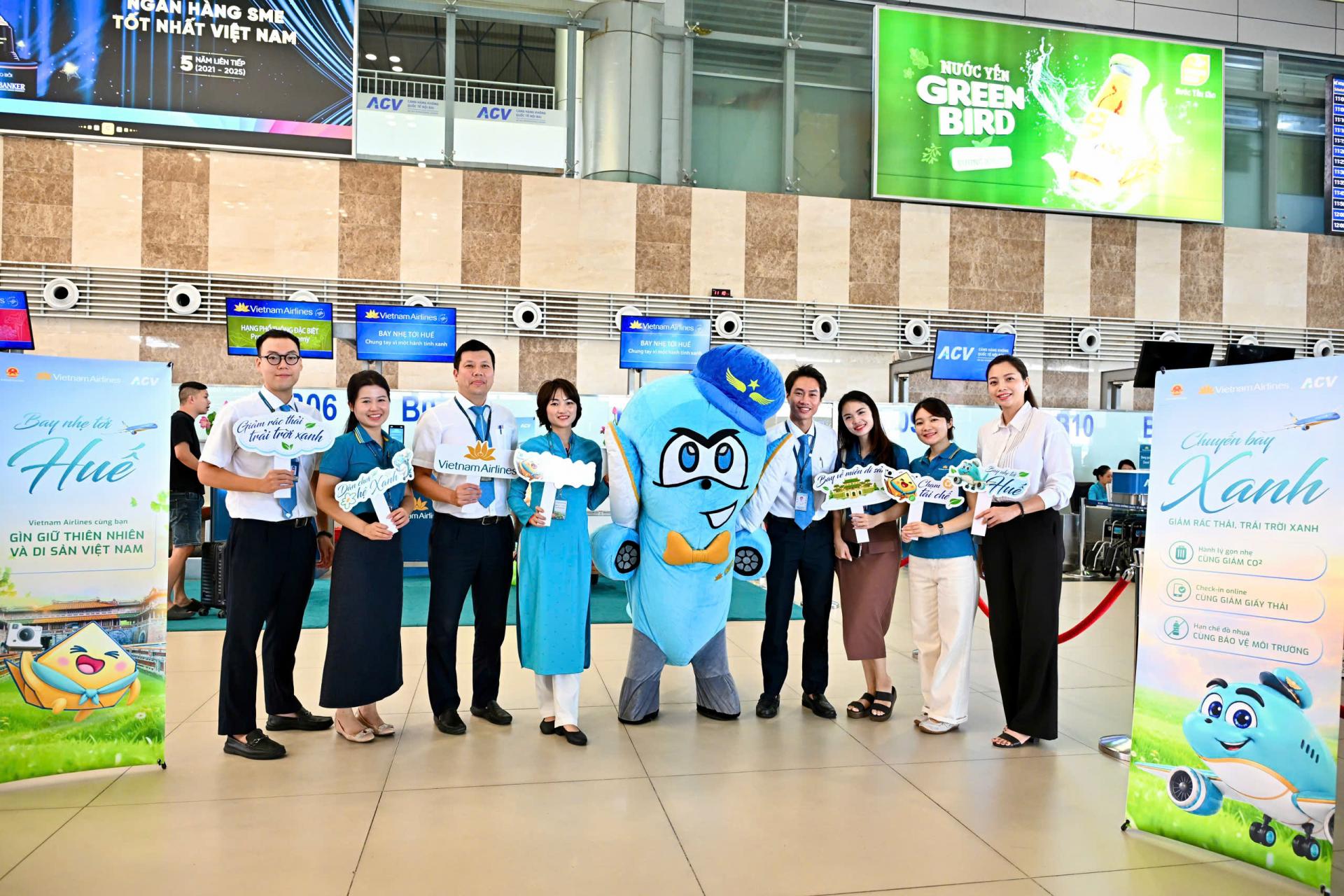 “Bay nhẹ tới Huế”,  hành trình xanh cùng Vietnam Airlines