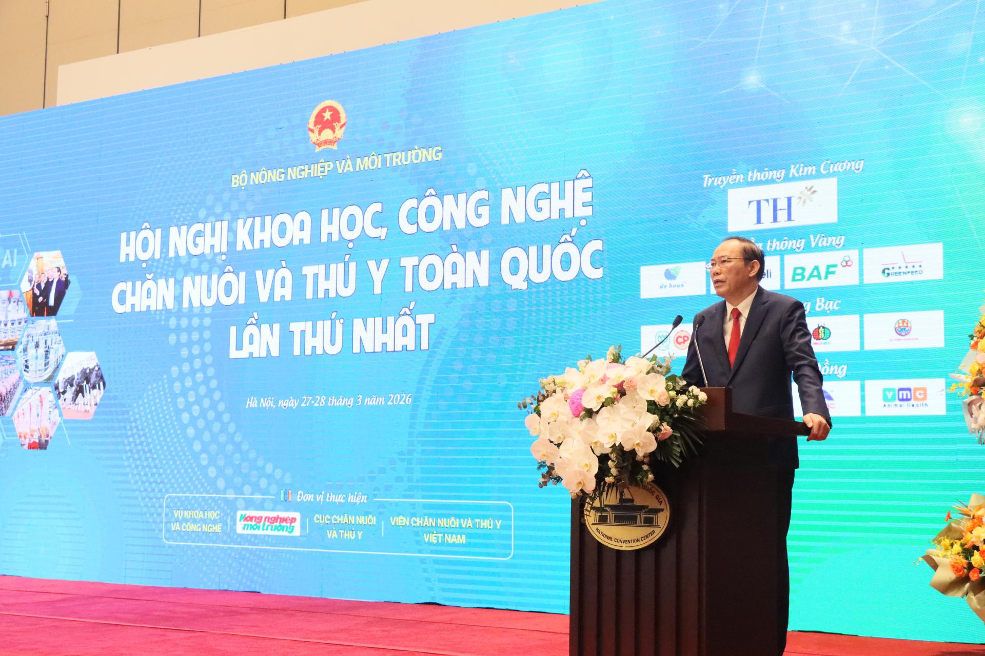 Thứ trưởng Phùng Đức Tiến: Khoa học công nghệ là động lực then chốt tái cấu trúc ngành Chăn nuôi và Thú y trong kỷ nguyên mới