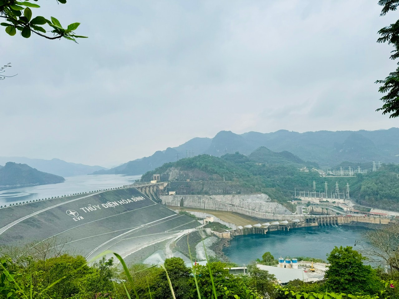 hoa-binh_d0d8464a1a_1777453062.png