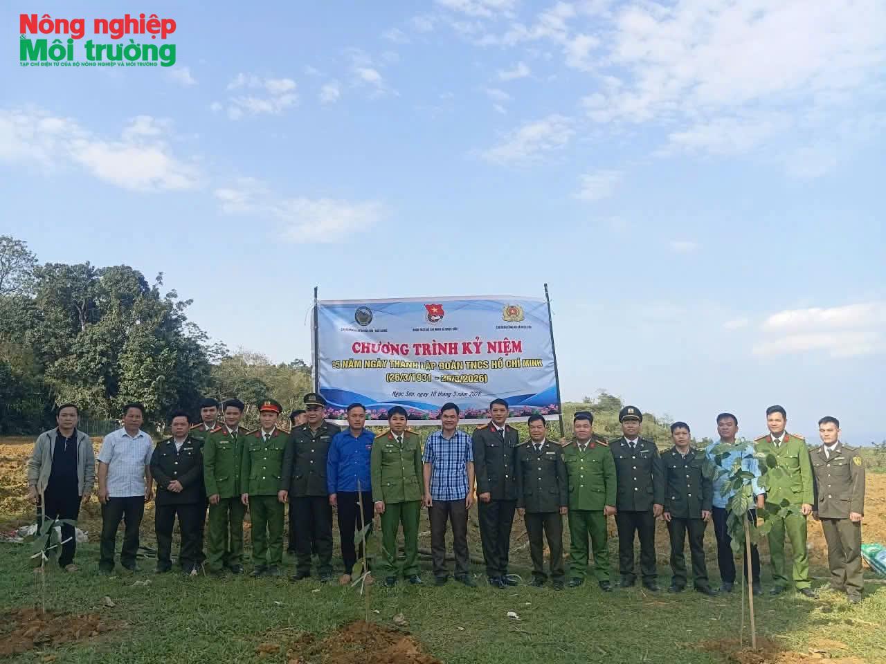 anh-3-trong-cay_1780011497.jpg