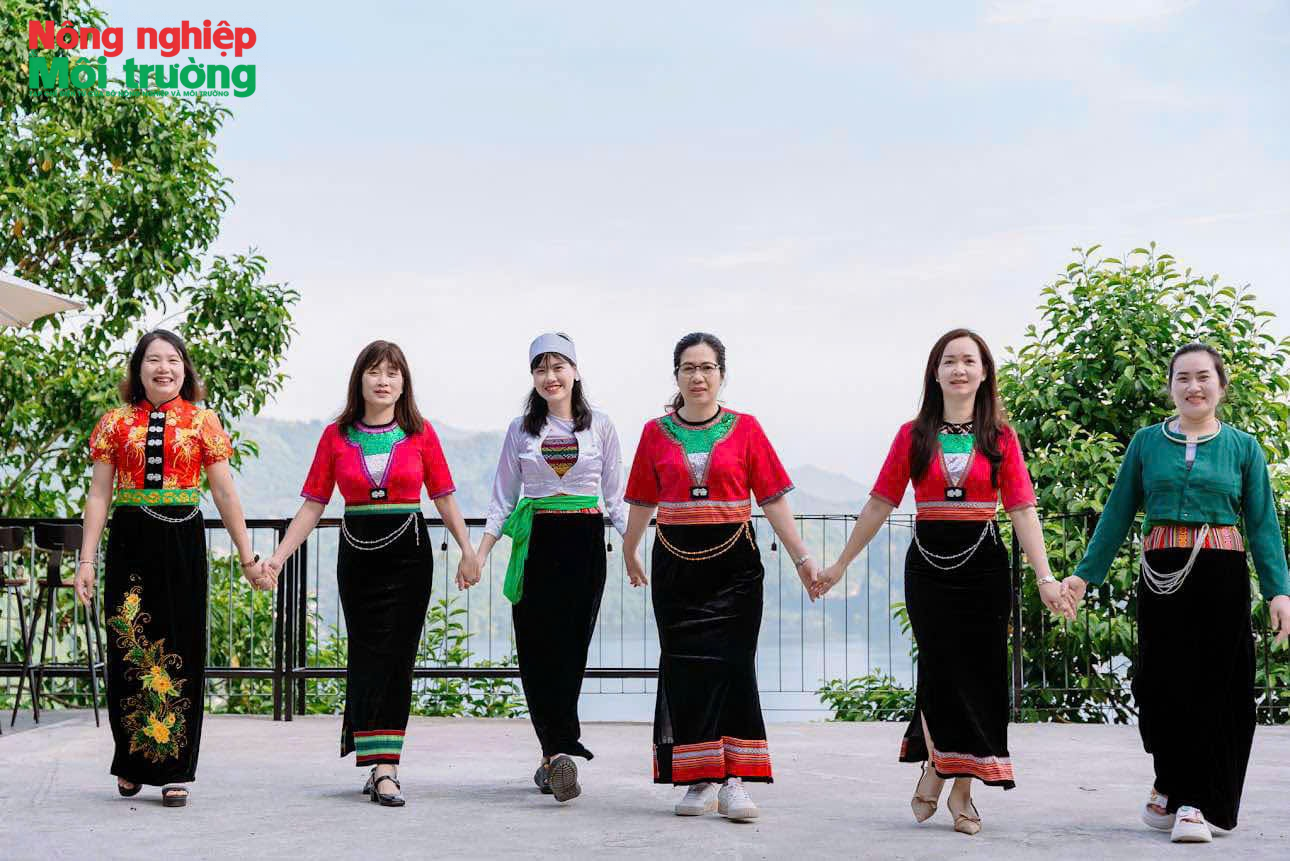 du-lich-gia-trang_1760068183.png