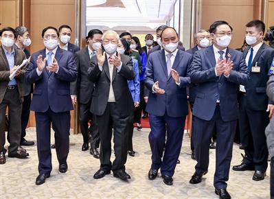 Nhìn lại năm Tân Sửu 2021: Chính phủ và những dấu ấn đặc biệt